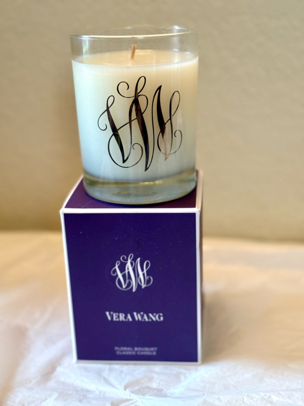 ❗️Sale❗️✨New Vera Wang Fragrances White Glass Candle✨